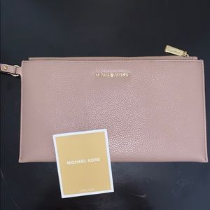 ❤️sold❤️ Authentic Michael Kors LargeWristlet